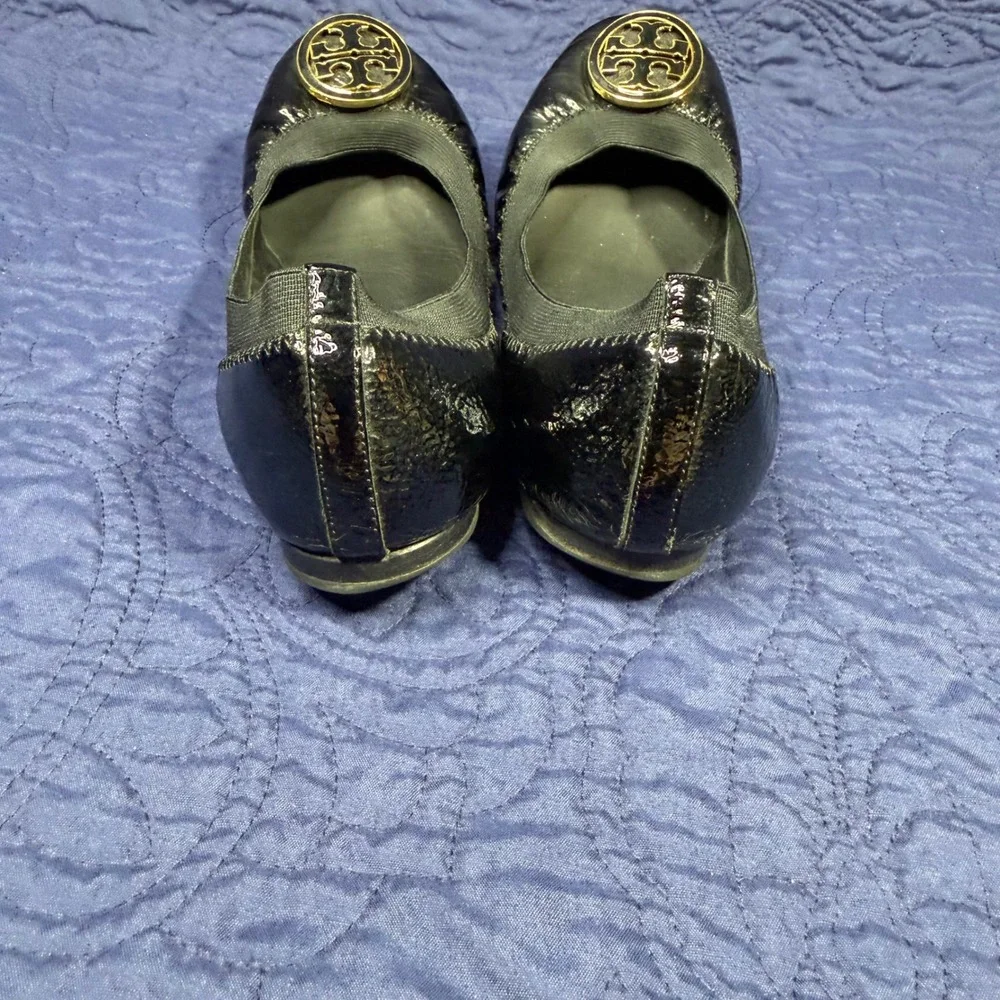 Tory Burch Reva Black Patent Leather Gold Logo Ballet Flats Size 7.5M